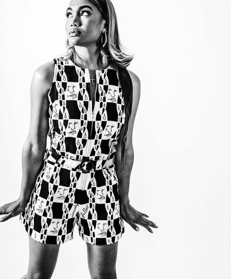 痩せた金髪の熟女OnlyFans 裸 画像