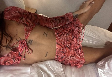 Aiza Dolmatova 素敵なポルノスター 写真