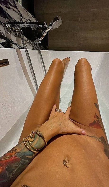 Aiza Dolmatova 独占ポルノスター 写真