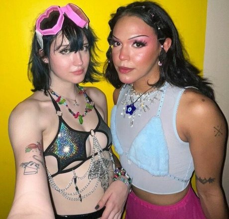 足の裏3P OnlyFans セックス 画像