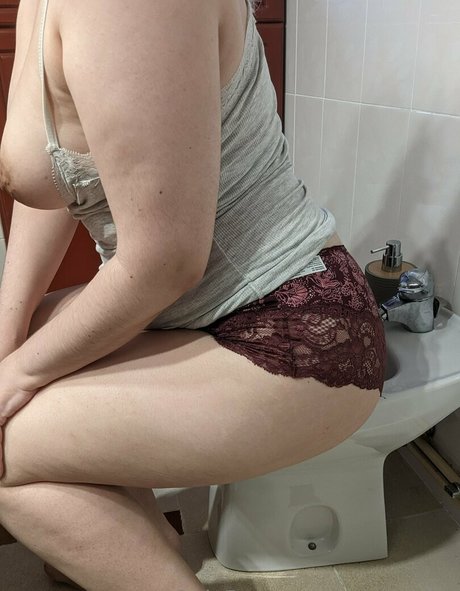 ティーンシーメールOnlyFans 裸 写真