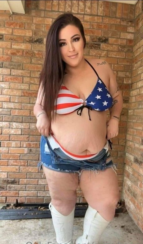 トゥワークオンリーファン ホットセクシー 写真