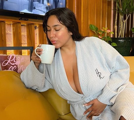 Roserayy セクシーなポルノスター 画像