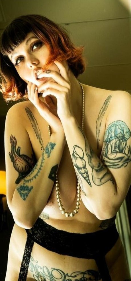 Enndie ポルノスター xxx 写真