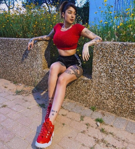 May Bakshi xxx女優 写真