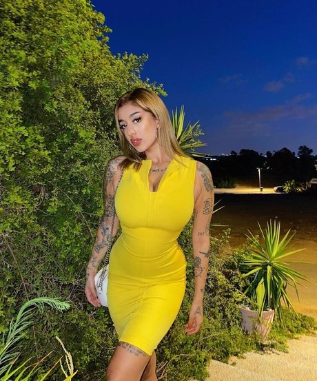 May Bakshi 素敵なポルノスター ギャラリー