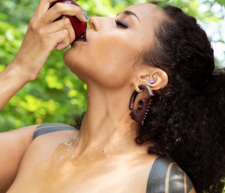 Amber Amante ヌードのポルノスター ギャラリー