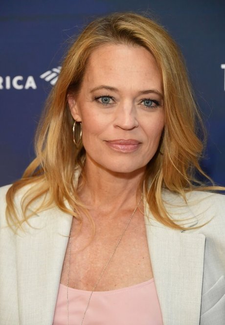 Jeri Ryan profile image