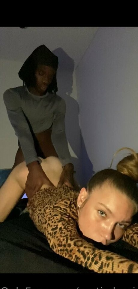 eroticdomination ポルノスター 裸 写真