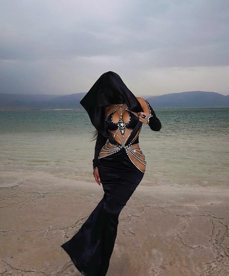 Nikita Dragun ポルノスター HD 画像