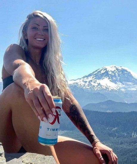 Jordan Elizabeth ヌードモデル 画像