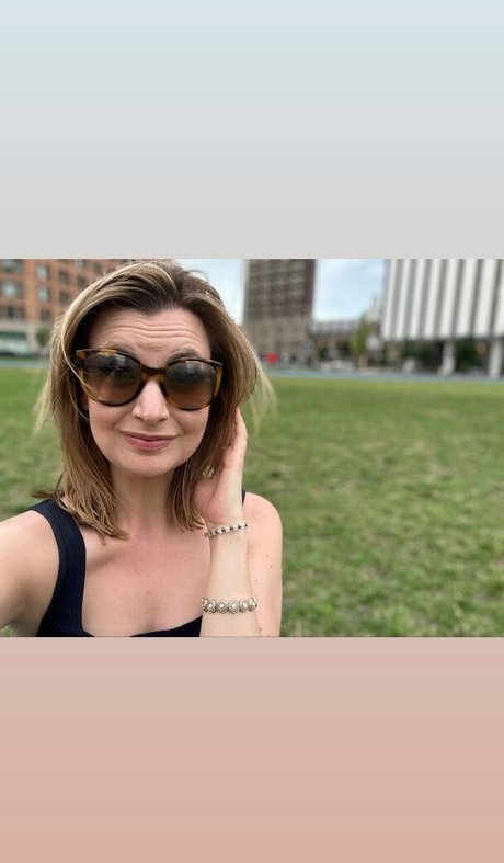 Sesskasays エロティックモデル 画像