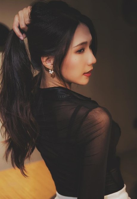 リップスオンリーファンズ ホットセクシー 写真