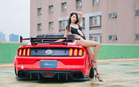 フィットネス熟女OnlyFans セクシーヌード 画像