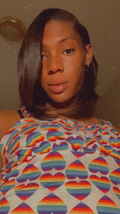 India bates アダルトモデル 写真