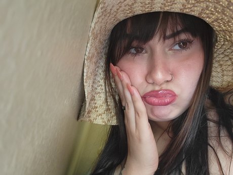 曲線美の熟女OnlyFans セクシーヌード ギャラリー