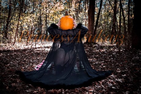 _Dirty Curvy Waifu_ スター ヌード 写真