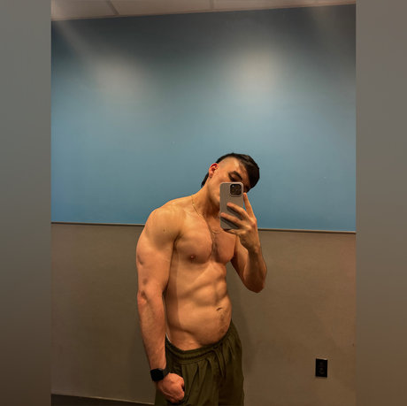 若いティーンのOnlyFans 裸 画像