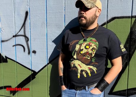 Pup Malum 独占ポルノスター 画像