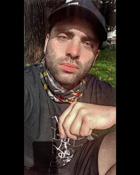 OnlyFansについて話す セクシーヌード アーカイブ