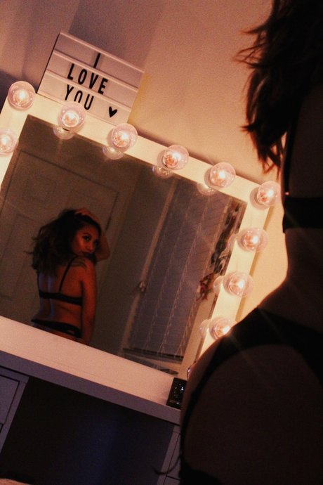 _Yuna Mae_ アダルトスター アーカイブ