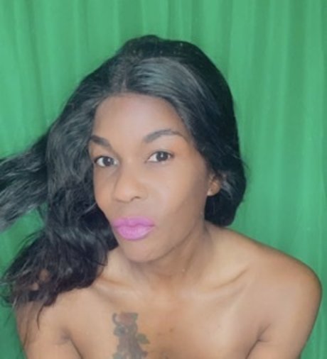 Dawnthebeautibeast エロティックなモデル 写真