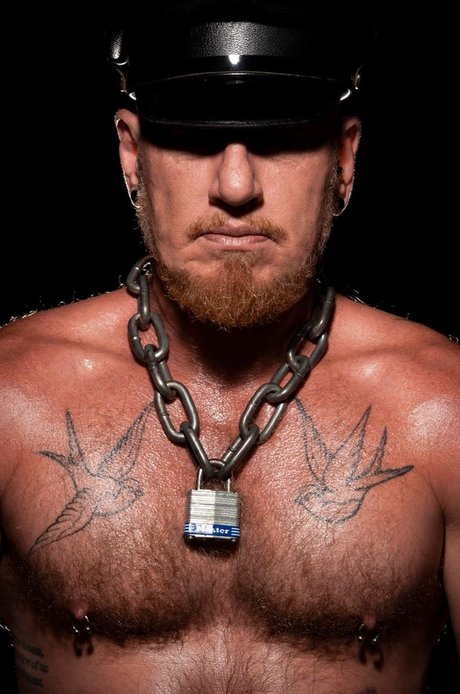 DICK SAVVY セックスモデル 写真