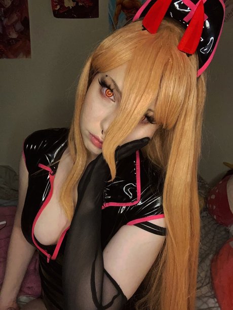 vei z_ ヌード女優 写真