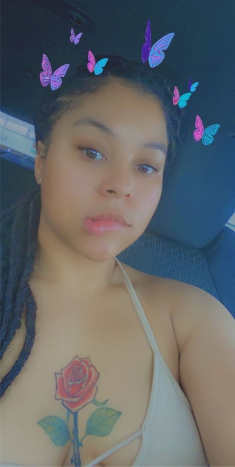 Dee Lynn アダルトモデル 写真