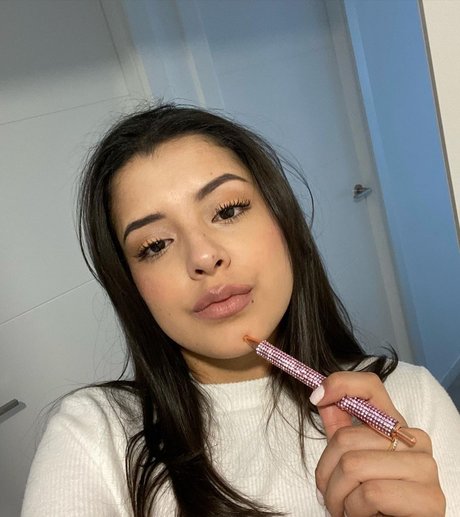 Lucy la Mala アートモデル 画像