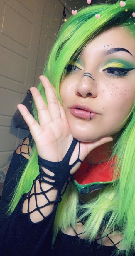 R3nny セクシーモデル 写真