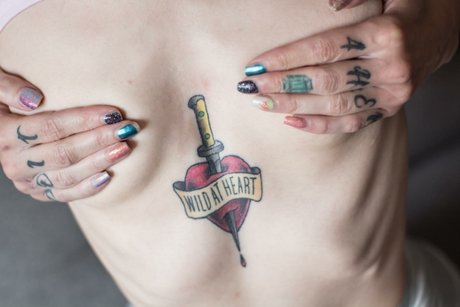 Queen of the Dark エロティックモデル 写真