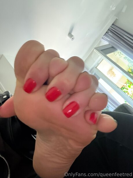 Queenfeetred セクシーモデル 画像
