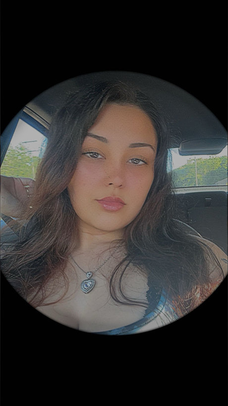 Dessi ポルノモデル 写真