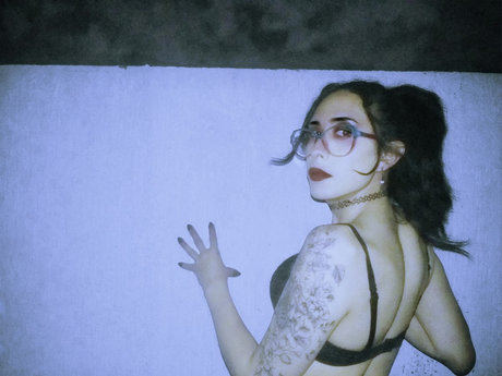 Devilishvixxxen エロティックなポルノスター 写真