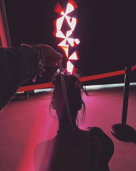 BWRHLE 裸モデル 写真