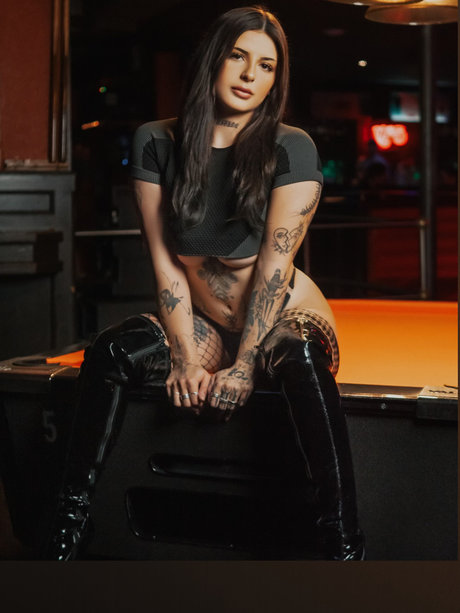 divine rose_ ポルノモデル 写真