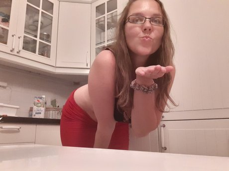 ぽっちゃりブロンドOnlyFans アダルト 画像