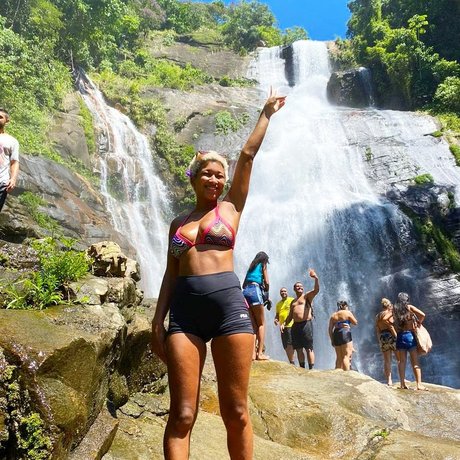 Adriele Oliveira 独占スター 写真