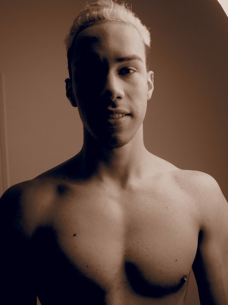 Andrew Romero xxx女優 写真