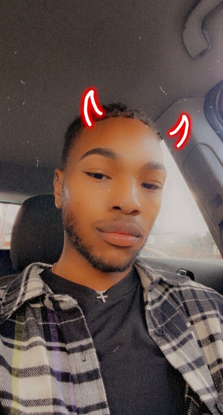 Rhy_ スター ヌード 写真