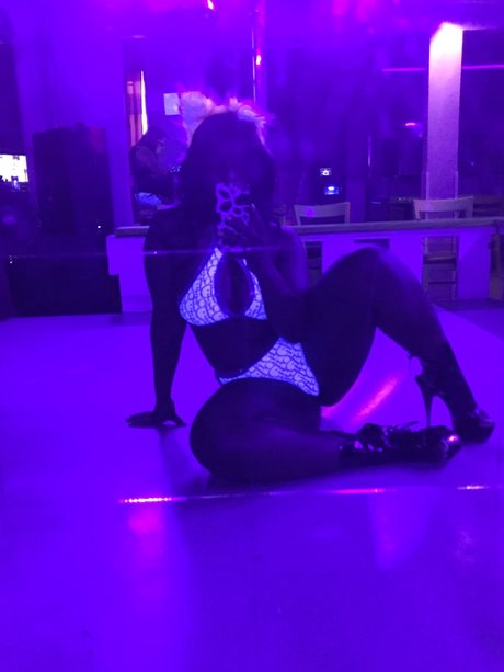 REMY RED 1738 アダルト女優 写真