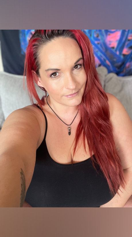 Red Thotimus Prime 裸のスター 画像