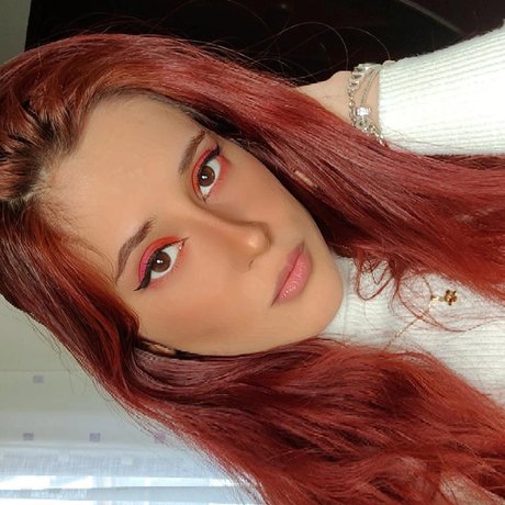 Alecsys アダルト女優 写真