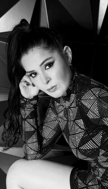 romina 無料女優 写真