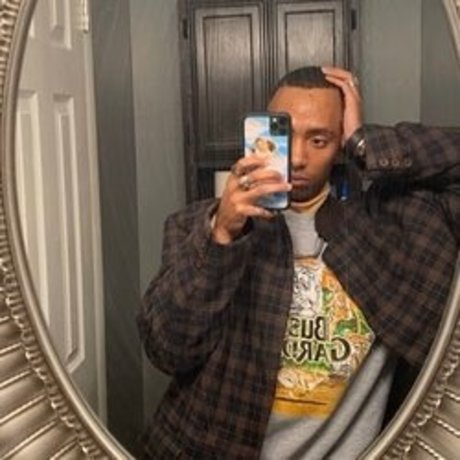 Roman Moore アダルトモデル 写真