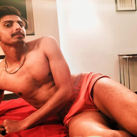 Rocky kasyap トップポルノスター 画像