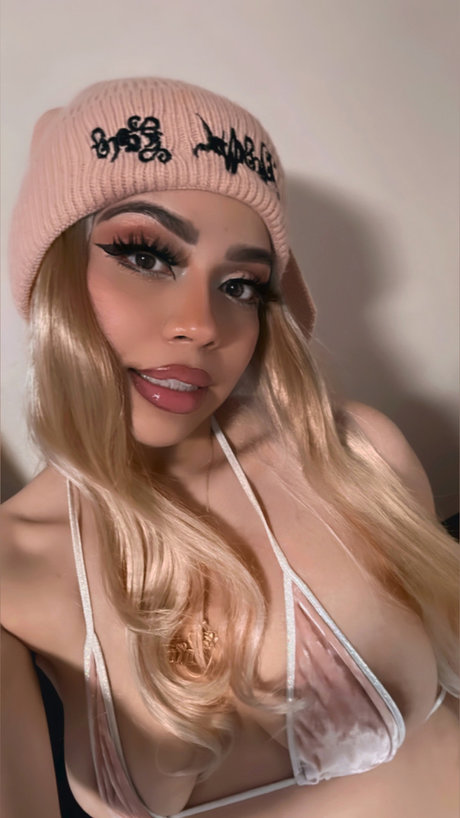 Rubi Divine ポルノスター 裸 ギャラリー