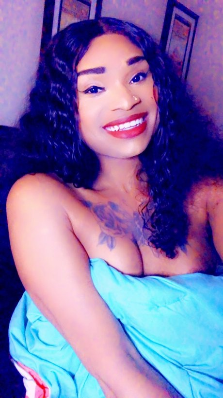 フェムボーイアジアンOnlyFans 美しい裸 写真