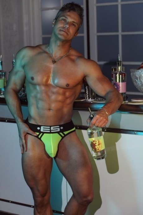 Ironaddict unleashed XXXモデル 画像